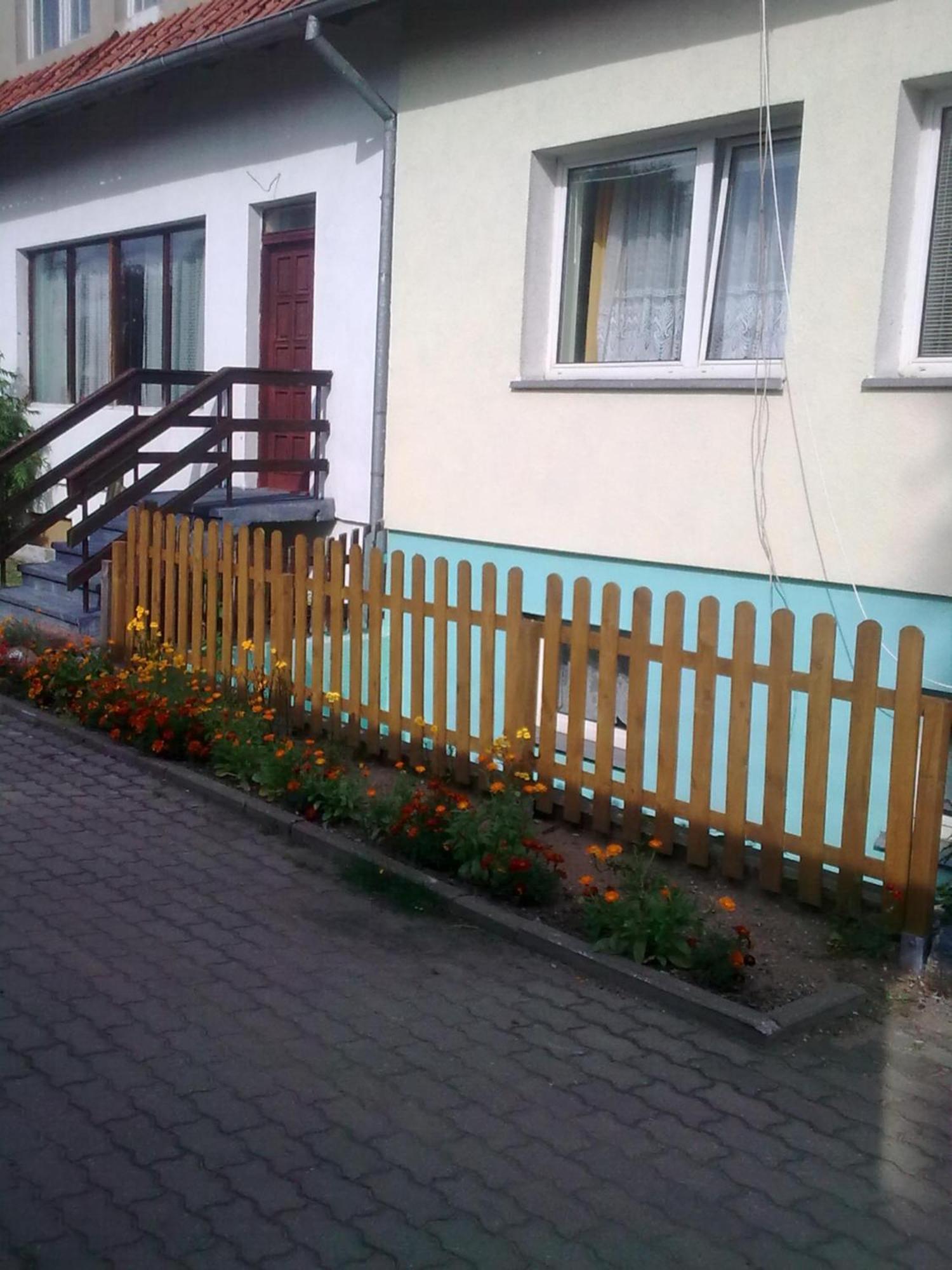 Apartamenty, Pokoje, Noclegi Pracownicze " Skarpa" Wilkasy Exterior photo