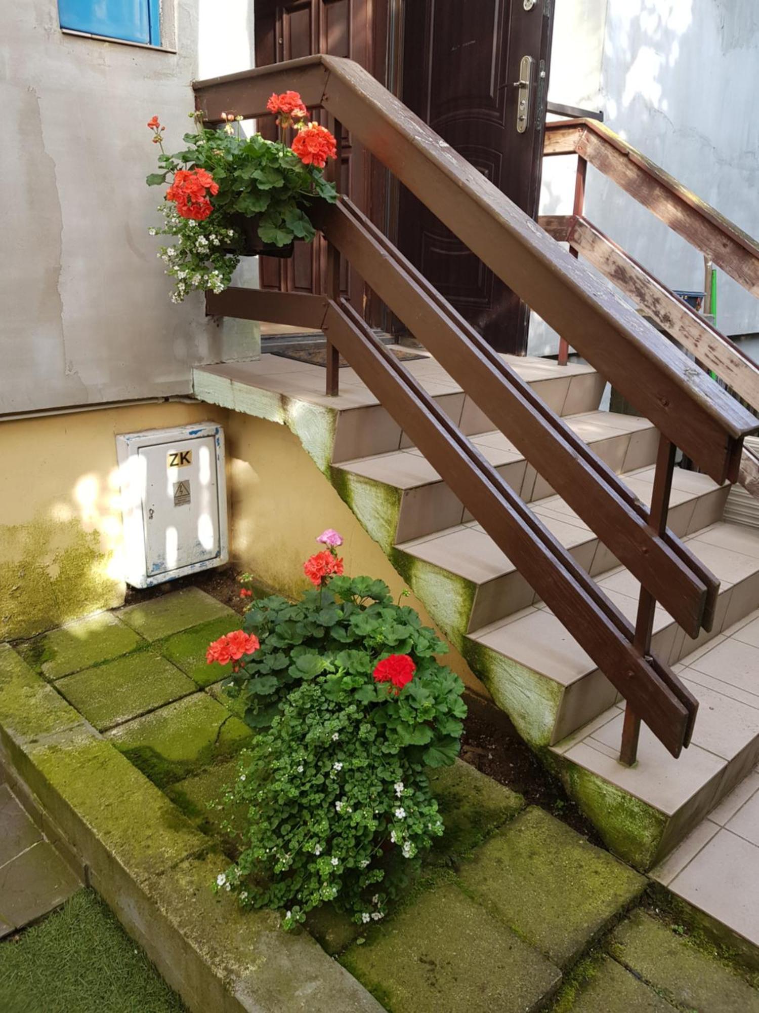 Apartamenty, Pokoje, Noclegi Pracownicze " Skarpa" Wilkasy Exterior photo