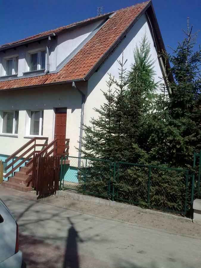 Apartamenty, Pokoje, Noclegi Pracownicze " Skarpa" Wilkasy Exterior photo